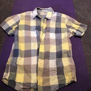 Men’s checkered shorts sleeve button down